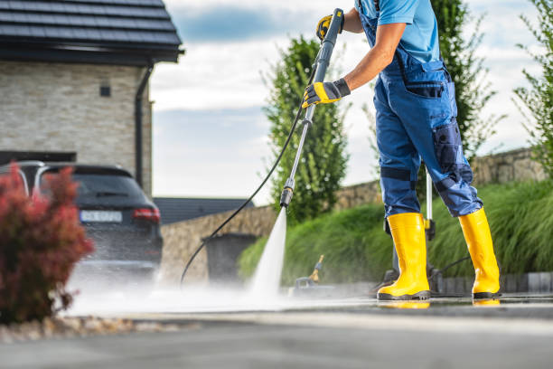 Best Concrete Pressure Washing  in Falfurrias, TX